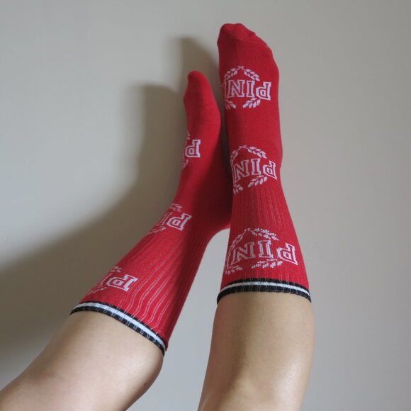 Victoria's Secret PINK Crew Socks Red NWT - Picture 4 of 8